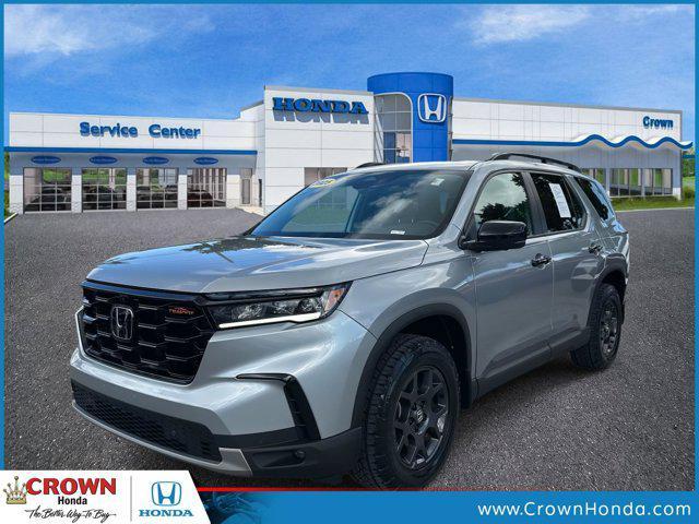 used 2025 Honda Pilot car, priced at $45,990
