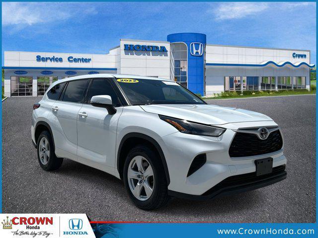 used 2022 Toyota Highlander car, priced at $27,999