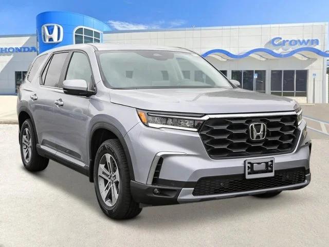 new 2025 Honda Pilot car, priced at $44,595