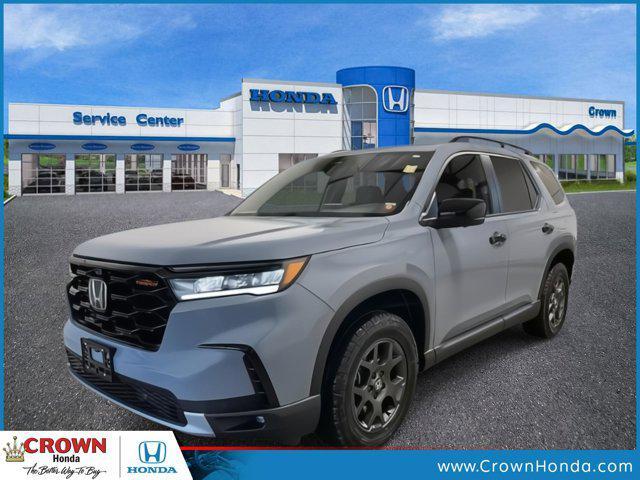 new 2025 Honda Pilot car, priced at $49,606