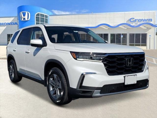 new 2025 Honda Pilot car, priced at $45,405