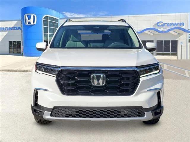 new 2025 Honda Pilot car, priced at $50,080