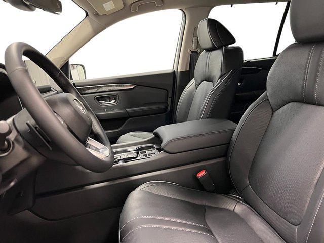 new 2025 Honda Pilot car, priced at $55,729