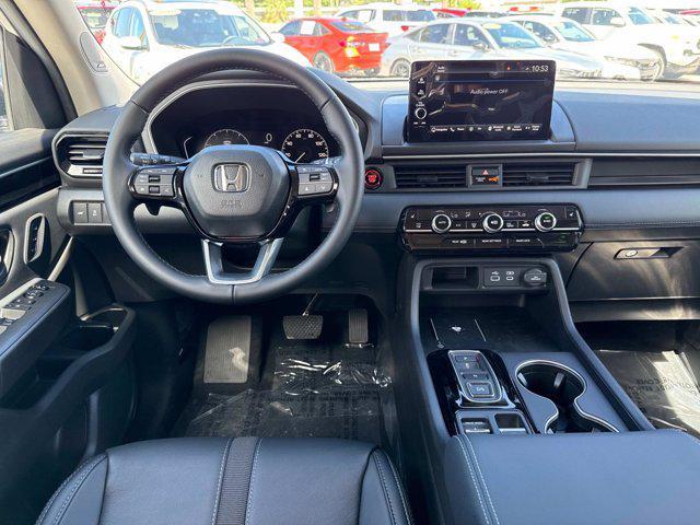 new 2025 Honda Pilot car, priced at $48,992