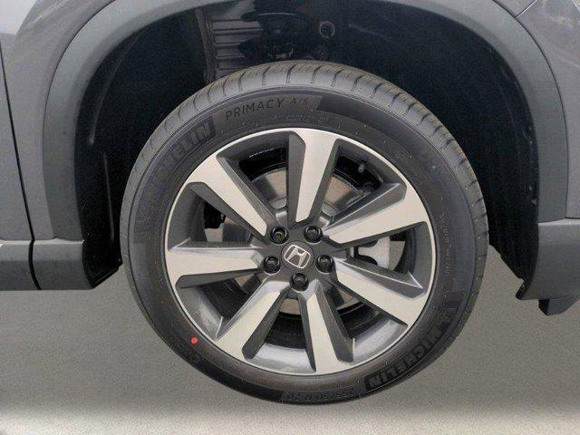 new 2025 Honda Pilot car, priced at $46,620