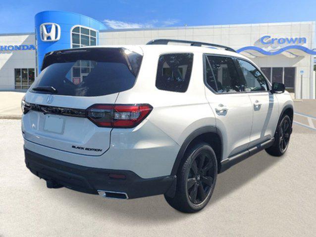 new 2025 Honda Pilot car, priced at $55,638
