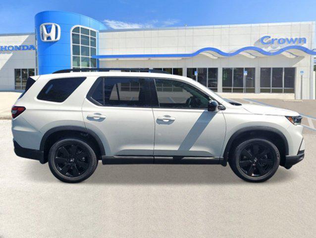 new 2025 Honda Pilot car, priced at $55,638