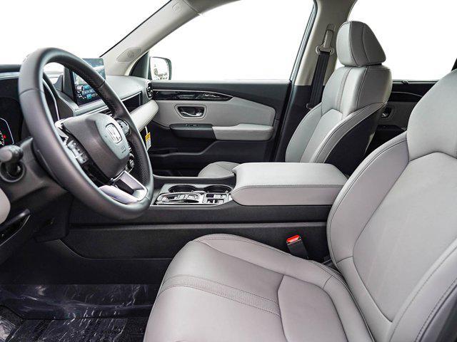 new 2025 Honda Pilot car, priced at $43,957