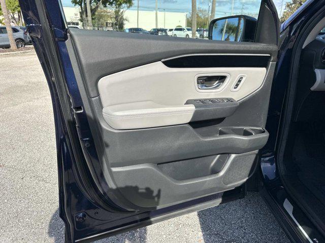 used 2025 Honda Pilot car, priced at $38,990