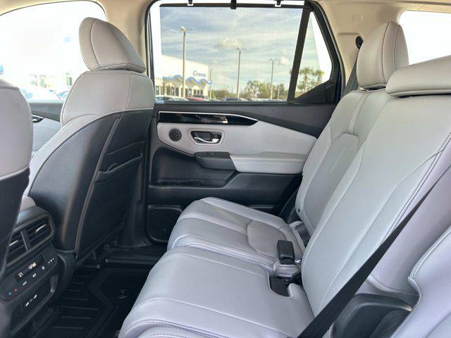 used 2025 Honda Pilot car, priced at $38,990
