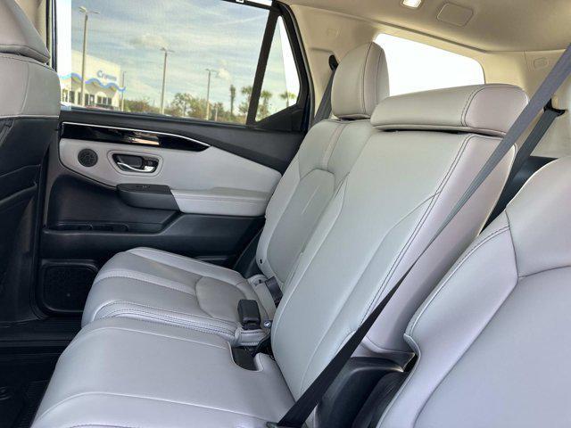 used 2025 Honda Pilot car, priced at $38,990