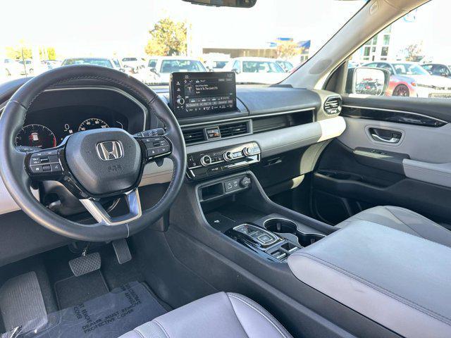 used 2025 Honda Pilot car, priced at $38,990
