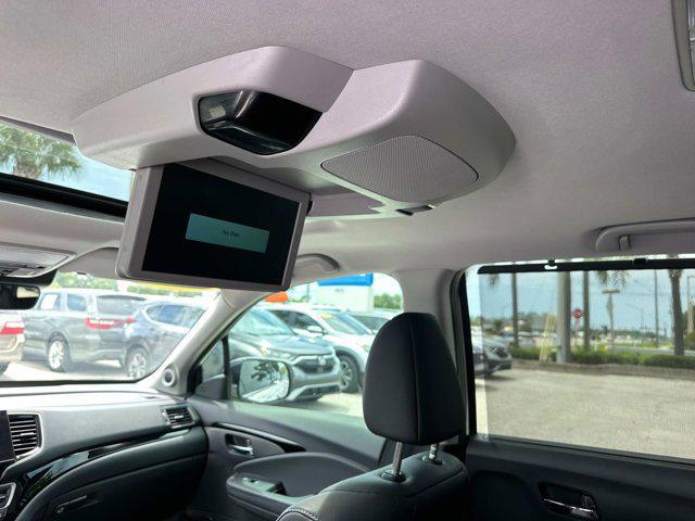 used 2022 Honda Pilot car, priced at $37,000