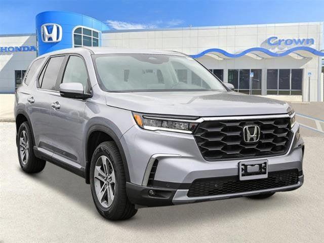 new 2025 Honda Pilot car, priced at $45,625