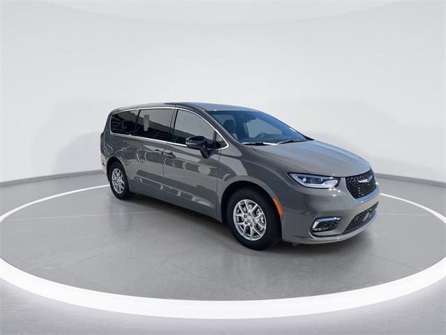 new 2025 Chrysler Pacifica car, priced at $45,920