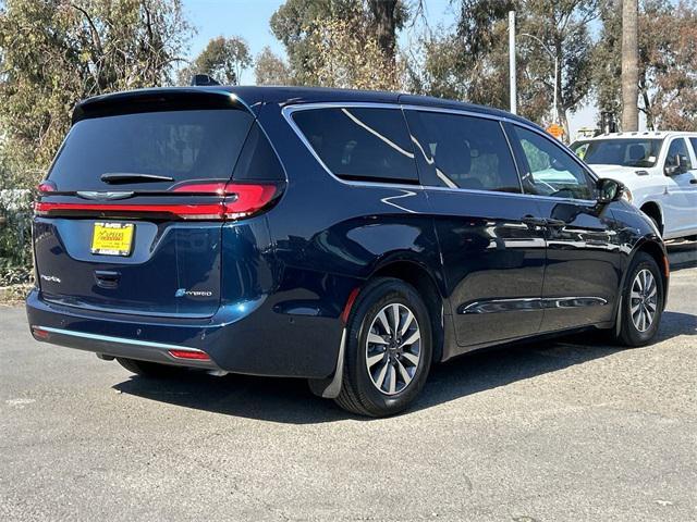 new 2025 Chrysler Pacifica Hybrid car, priced at $54,700