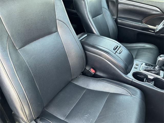used 2017 Toyota Highlander car, priced at $25,990
