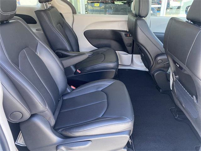 new 2024 Chrysler Pacifica Hybrid car, priced at $52,750