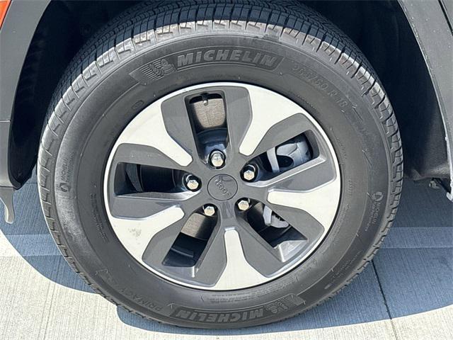 used 2023 Jeep Grand Cherokee car, priced at $33,990