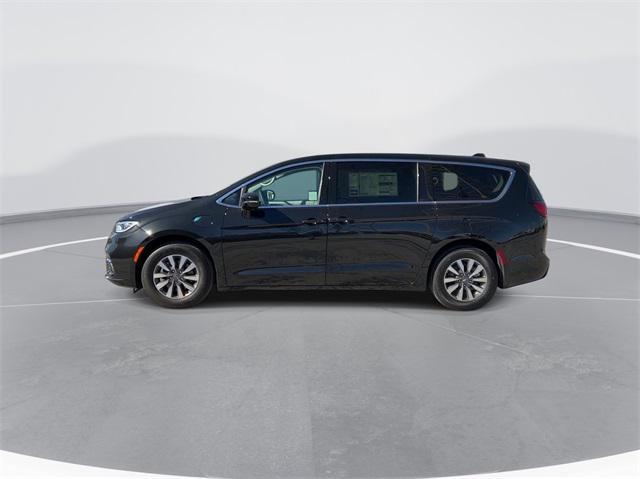 new 2024 Chrysler Pacifica Hybrid car, priced at $54,090