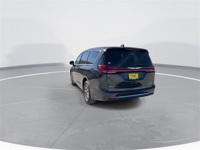 new 2024 Chrysler Pacifica Hybrid car, priced at $54,090