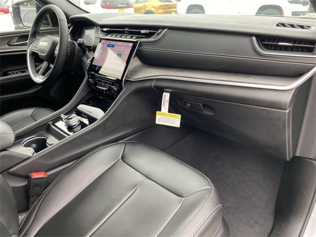new 2024 Jeep Grand Cherokee car, priced at $57,305
