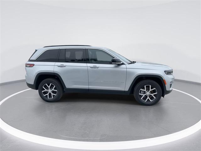 new 2024 Jeep Grand Cherokee car, priced at $57,305