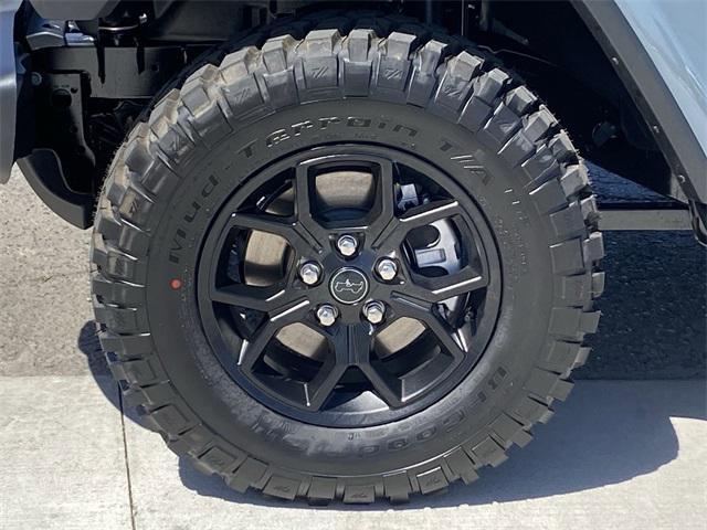 new 2025 Jeep Gladiator car, priced at $48,920