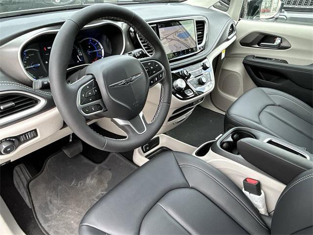 new 2024 Chrysler Pacifica Hybrid car, priced at $52,750