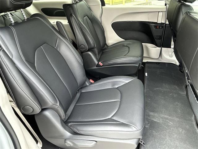 new 2024 Chrysler Pacifica Hybrid car, priced at $52,750