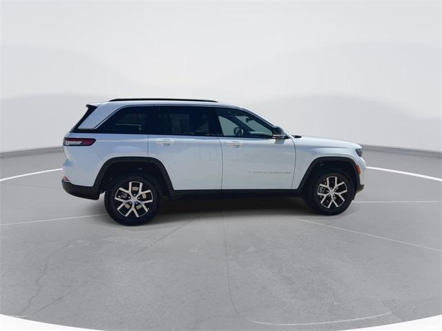 new 2024 Jeep Grand Cherokee car, priced at $47,210