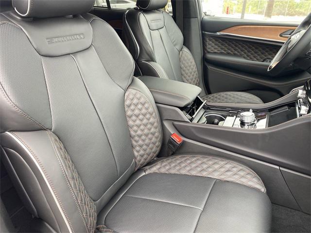 new 2025 Jeep Grand Cherokee car, priced at $69,449