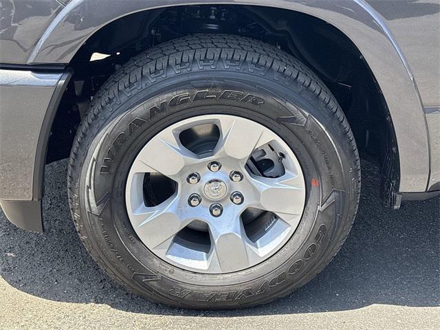 new 2025 Ram 1500 car, priced at $48,552