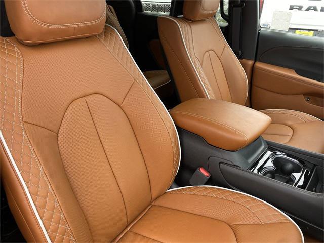 new 2025 Chrysler Pacifica car, priced at $62,275