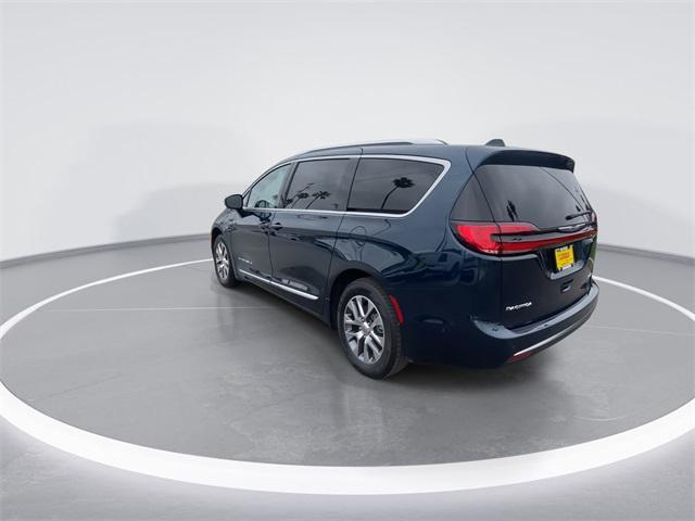 new 2025 Chrysler Pacifica car, priced at $62,275