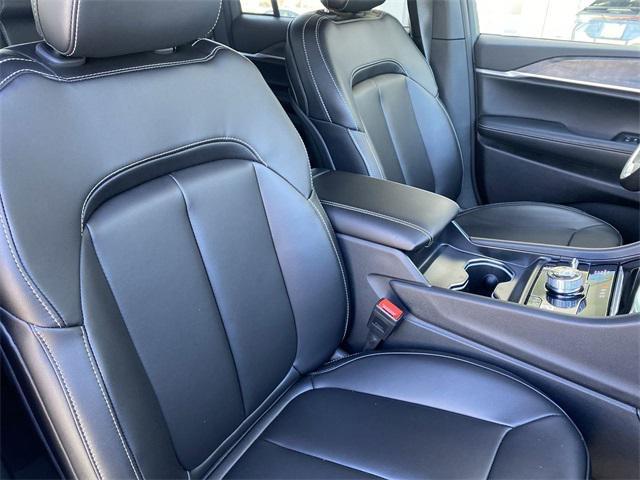 new 2024 Jeep Grand Cherokee car, priced at $54,385