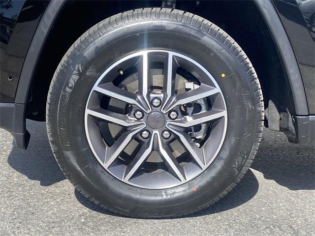 used 2021 Jeep Grand Cherokee car, priced at $31,995