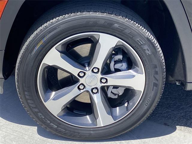 used 2022 Jeep Grand Cherokee car, priced at $32,377