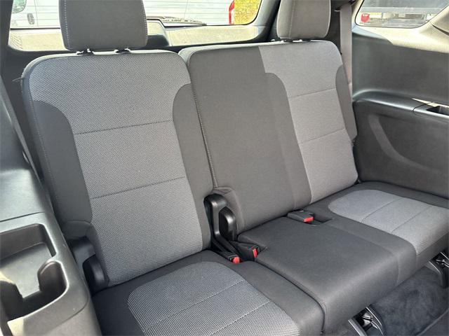 used 2023 Chevrolet Traverse car, priced at $32,990
