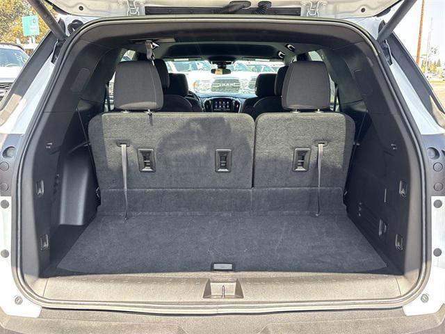 used 2023 Chevrolet Traverse car, priced at $32,990