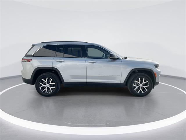 new 2024 Jeep Grand Cherokee car, priced at $50,305