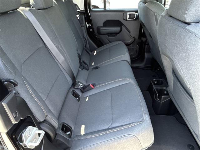 new 2025 Jeep Gladiator car, priced at $46,925