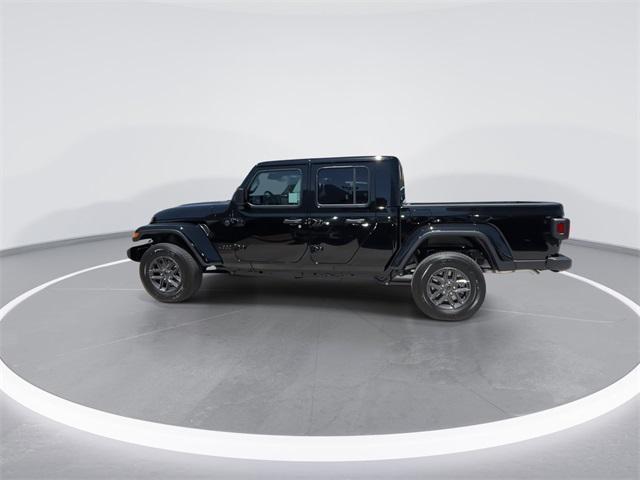 new 2025 Jeep Gladiator car, priced at $46,925