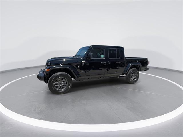 new 2025 Jeep Gladiator car, priced at $46,925