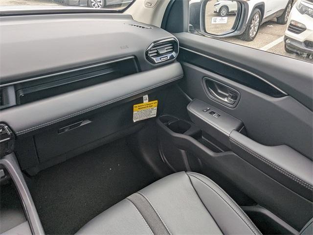 new 2025 Honda Pilot car, priced at $46,950