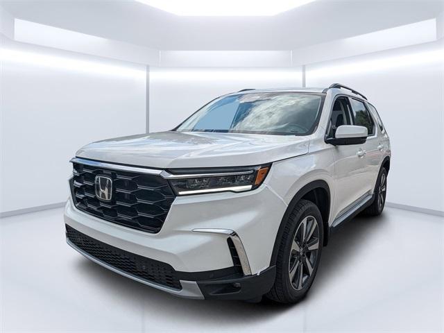 new 2025 Honda Pilot car, priced at $46,950