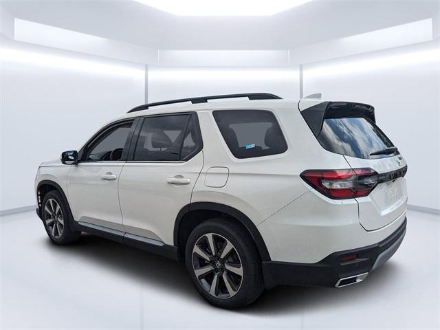 new 2025 Honda Pilot car, priced at $46,950