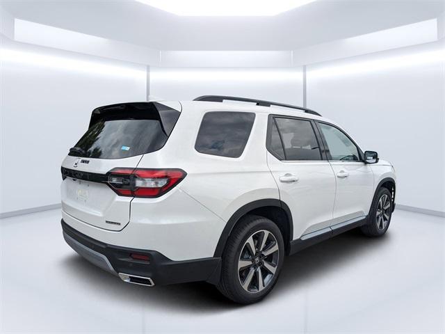 new 2025 Honda Pilot car, priced at $46,950