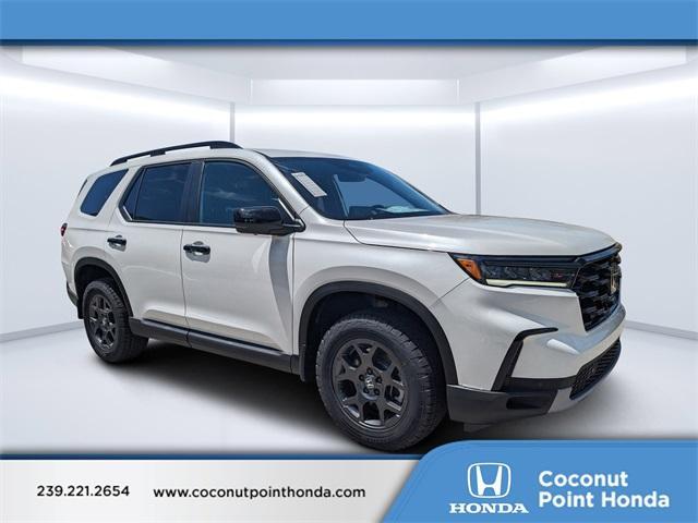new 2025 Honda Pilot car, priced at $49,305