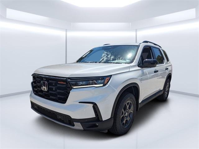 new 2025 Honda Pilot car, priced at $49,305
